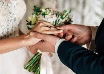 Célébrer vos noces de vermeil idées originales et significations